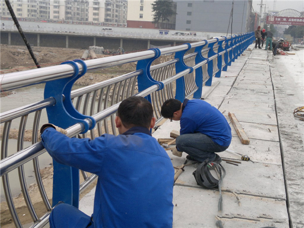 运城不锈钢河道护栏的特性及其在城市景观中的应用